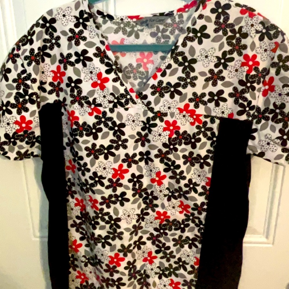 Plus size scrub top. Gently used! Great condition!